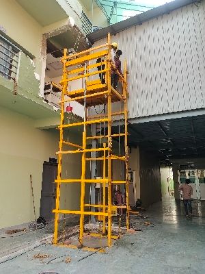 Stainless Steel Hydraulic Goods Lift With 500 To 4000 Kilogram Capacity Car Dimension: Any