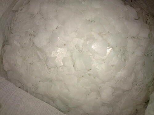 Raw White Non-flammable Caustic Soda (Sodium Hydroxide) Flakes