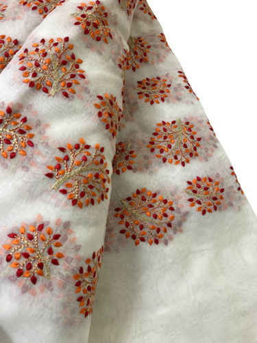 Washable 840 Yards Cound Cotton Embroidered Fabric For Garments Use