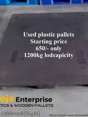 plastic pallets