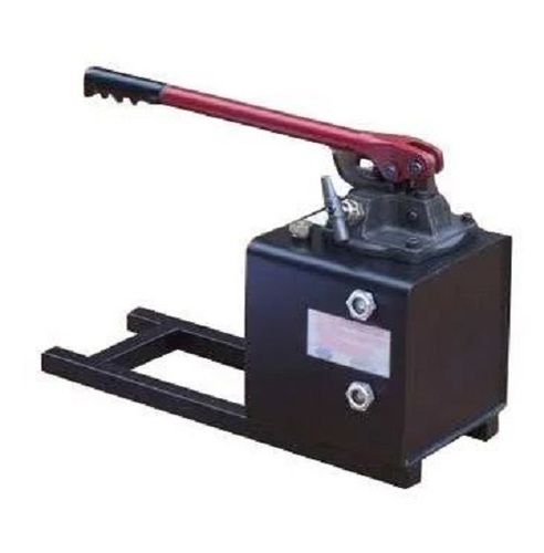 Black Mild Steel Hydraulic Hand Pump For Industrial Purpose 