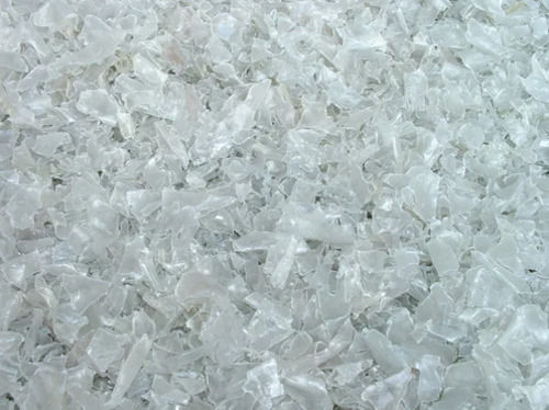 White 5 Mm Thick 320 Kg/M3 Density Pet Bottle Flakes For Plastic Industry Use