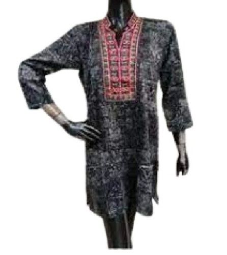 Attractive Printed Cotton 3/4th Sleeve Casual Wear Kurti For Ladies 
