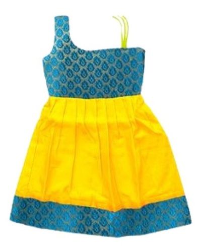 Skin Friendly And Good Quality Printed Sleeveless Cotton Frock For Kid