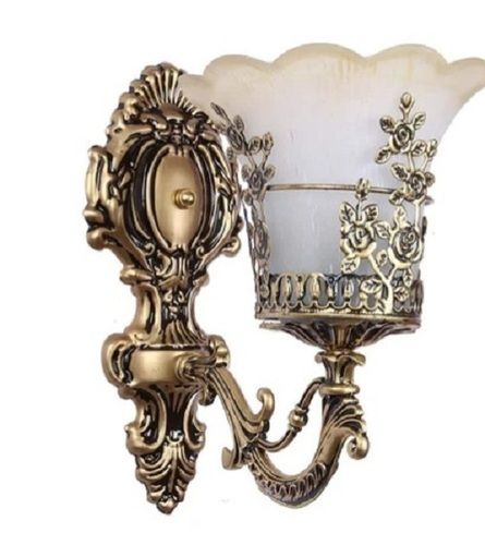 Electric Powered 12 Watt Polished Metal And Plastic Antique Lamp Light Source: Energy Saving