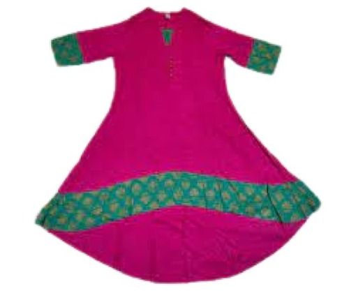 Ladies Plain Green With Pink 3/4Th Sleeve Casual Wear Kurti Bust Size: 29 Inch (In)