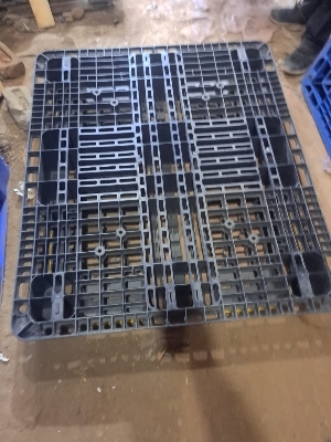 plastic pallet