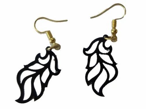 Fashionable And Lightweight Leaf Shape Acrylic Designer Earrings Gender: Women