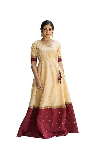 Sleeveless Ladies Silk Gown, Size : M, XL, XXL, Feature : Anti-Wrinkle at  Best Price in Nagpur