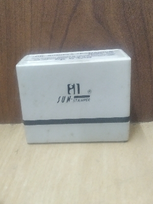 कार्यालय और व्यावसायिक उपयोग के लिए सॉफ्ट टच सेल्फ इंक रबर स्टैम्प