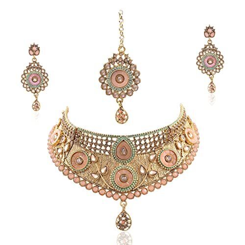इयररिंग और मांग टीका के साथ आर्टिफिशियल नेकलेस सेट