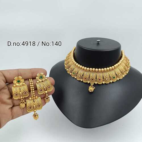 महिलाओं का फैशन नेकलेस सेट ईयररिंग और टिका के साथ