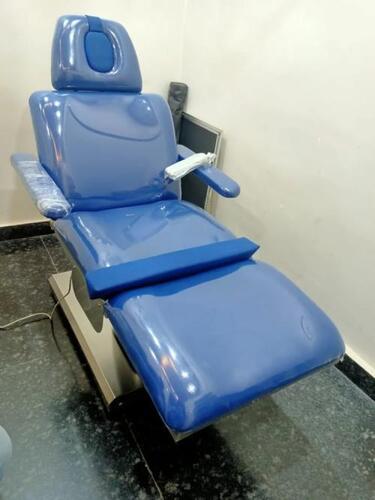 Durable And Movable Manual Dental Chairs For Dental Clinic By Sri sri bhaskar industries