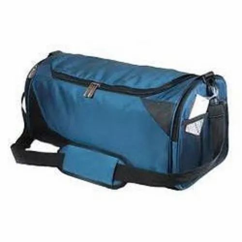 Zipper Closure Waterproof Plain Dyed Polyester Sports Travel Bag Capacity: 20 Kg/Hr