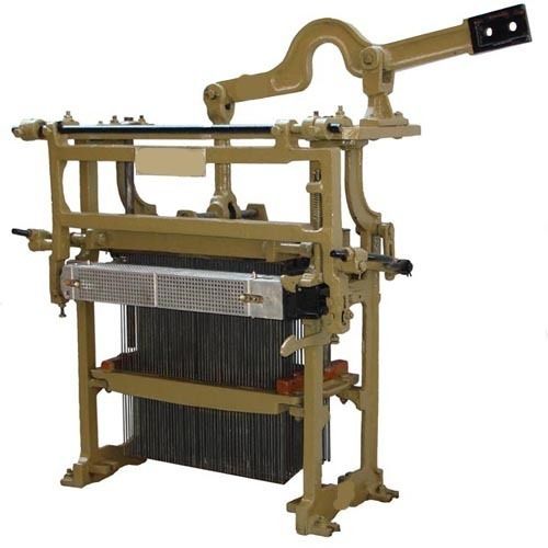 Brown Sturdy Construction Industrial Handloom Machine