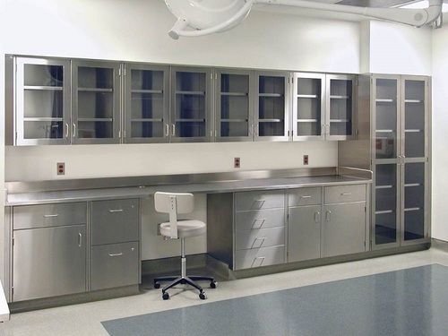 High Strength Modular Laboratory Workstation - Customized Size, Powder Coated Steel & Laminated Wood Construction, Rust Proof & Easy To Clean Features