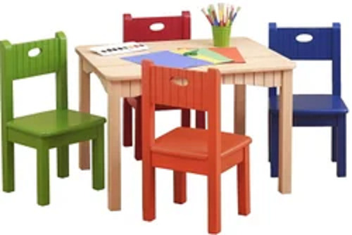 बच्चे के लिए मजबूत और आरामदायक टेबल