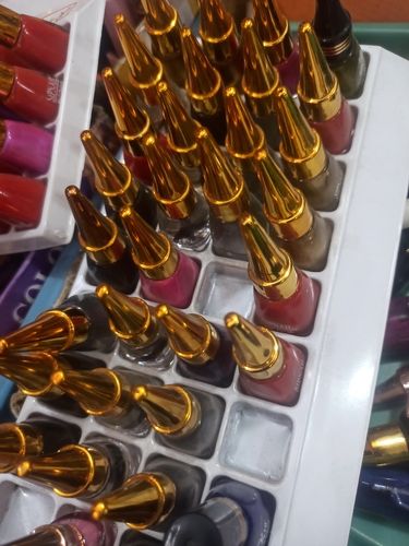 Durable Traditional Glossy Finish Unique Liquid Nail Polish