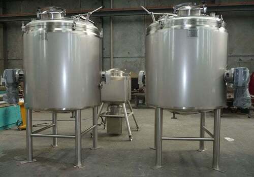 Stainless Steel Automatic Jacketed Reactor Vessels Capacity: 5 Kiloliter/Day