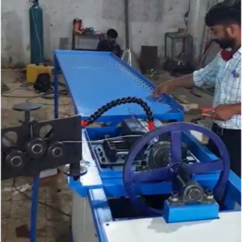 Manual Chain Link Fencing Machine at Best Price in Pune Triz