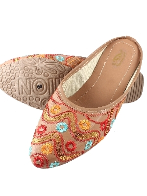 Multicolor Anti Slip Ladies Jutti