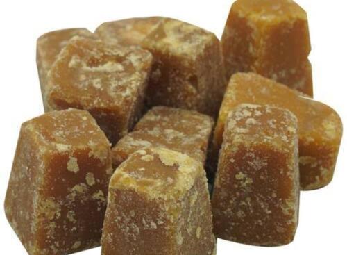 Sugarcane small cube jaggery