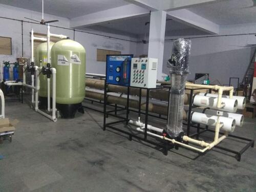 RO Water Plant - FRP Material, Semi Automatic Operation | Efficient Pollutant Removal, Energy Efficient, Enhanced Food Taste