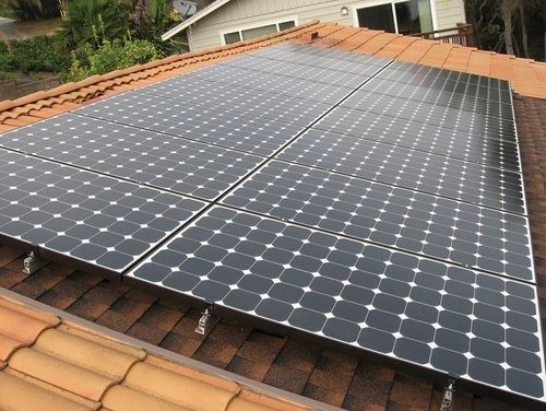 Water And Weather Resistant Rectangular Solar Rooftop Panel