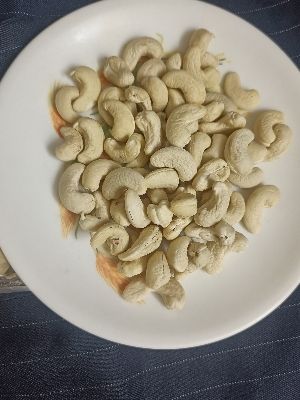 raw cashew nuts