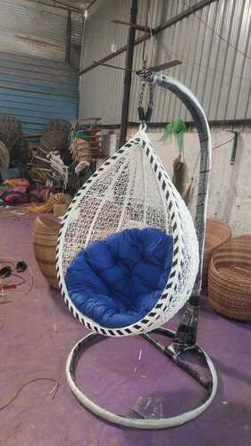 Hanging Swing Chair For Garden And Resort Use