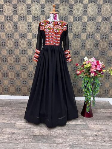 Round Neck And Long Sleeve Designer Gown