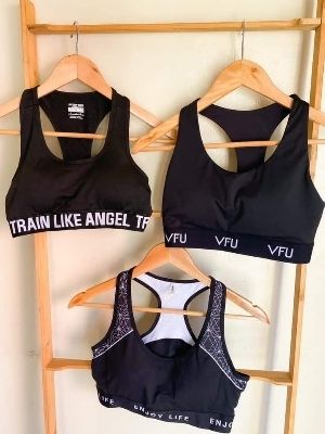 Appealing Look Wide Straps Seamless Padded Molded Cup Sports Bra