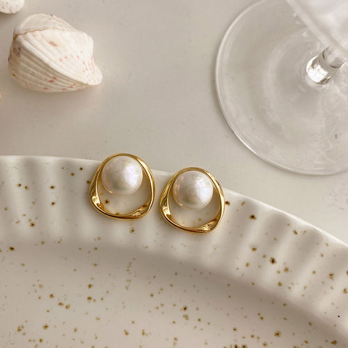 Vembley Irregular Geometric Pearl Hollow Stud Earrings