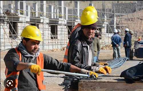 वाणिज्यिक और आवासीय भवन निर्माण सेवाओं का आकार: अलग-अलग आकार