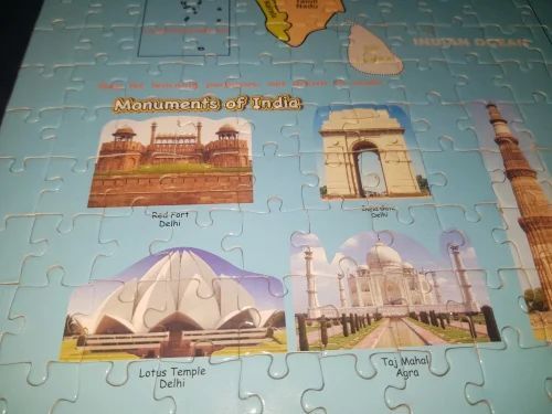 बच्चों के लिए हल्का और पोर्टेबल स्क्वायर शेप जिगसॉ पज़ल गेम