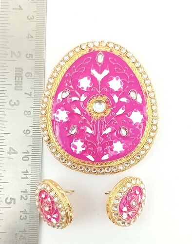 Oval Shape Meenakari Pink Pendant Set Stud Earrings