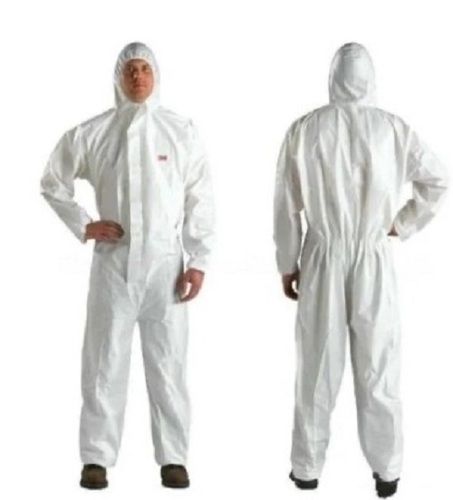 Premium Quality Non Woven Protective Clothing Application: Industrial