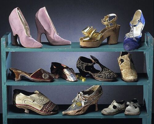 महिलाओं के जूते