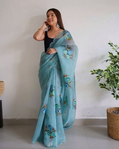 Skin Friendly Plain Pattern Casual Wear Fancy Designer Saree