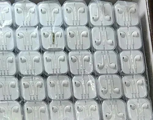 White Good Sound Quality Earphone