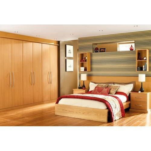 Indian Style Polished Finish Termite Resistant Wooden Bedroom Set