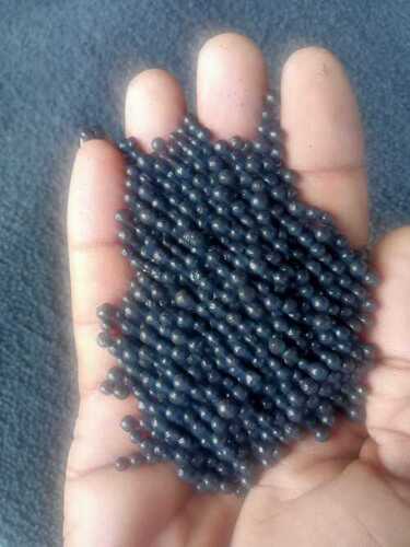 Black Shiny Bentonite Granules