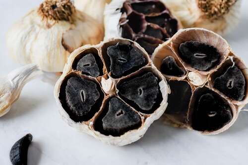 pure naturel black garlic