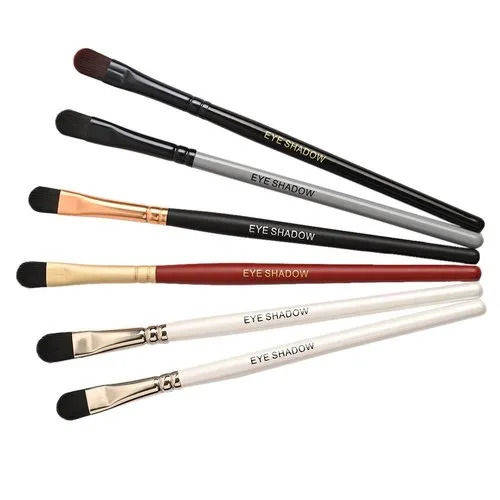 Multi-Color Eye Shadow Brush For Personal And Parlour Use