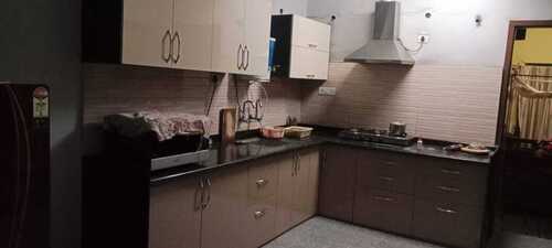 Wood Polished L Shape Modular Kitchen