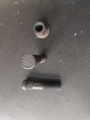 Robust Design And Strong Body Tata Tc Rear Wheel Bolt