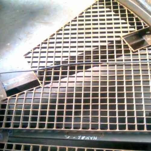 Ms Grating - Mild Steel, Standard Size | Heavy-Duty, Rust-Resistant, Polished Finish, Easy to Install