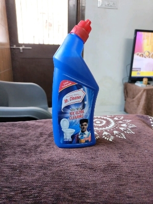 toilet cleaner
