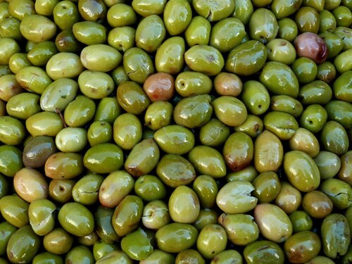 Green Olives - Organic Whole Oval Fruits, 1-2.5 cm Size, Crisp Green Color | Packed with Antioxidants, Versatile Culinary Use