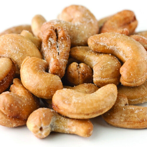 Roasted Salted Cashew Nuts Broken (%): 2%